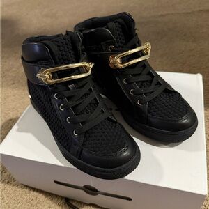 Aldo black shoes
STORO